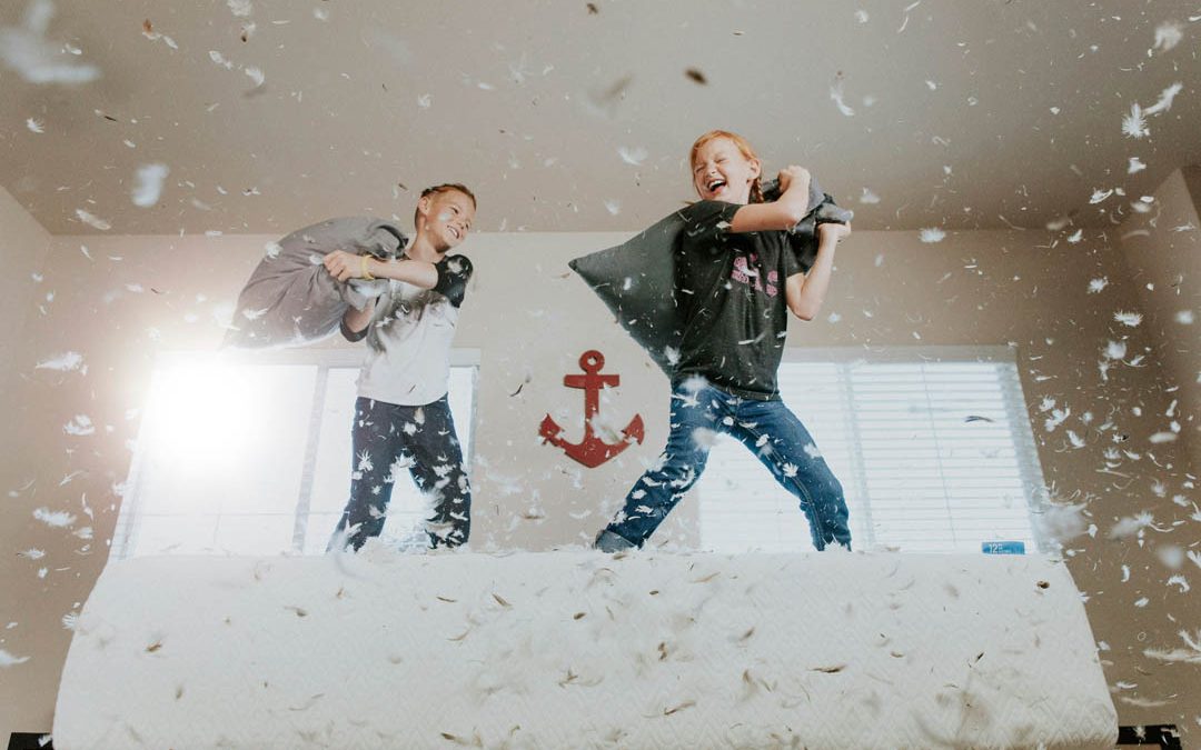 kids-pillow-fighting-byallen-taylor-at-unsplash