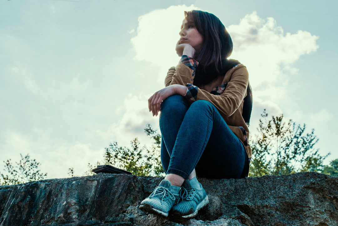 woman-thinking-khalvat-neshin-unsplash